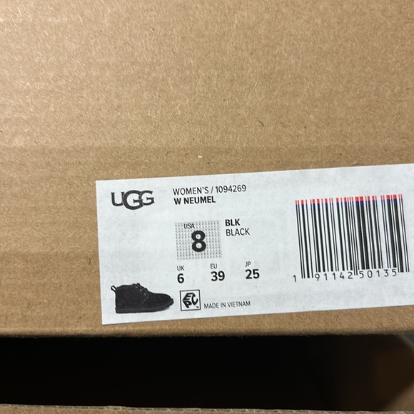 Neumel Uggs - Picture 6 of 6